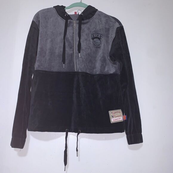 Sweaters - Women's New York Knicks Mitchell &Ness Black/Gray SIZE S classic Half-Zip Hoodie